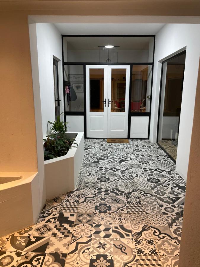 Swakopmund Private Room In Family Home Bagian luar foto